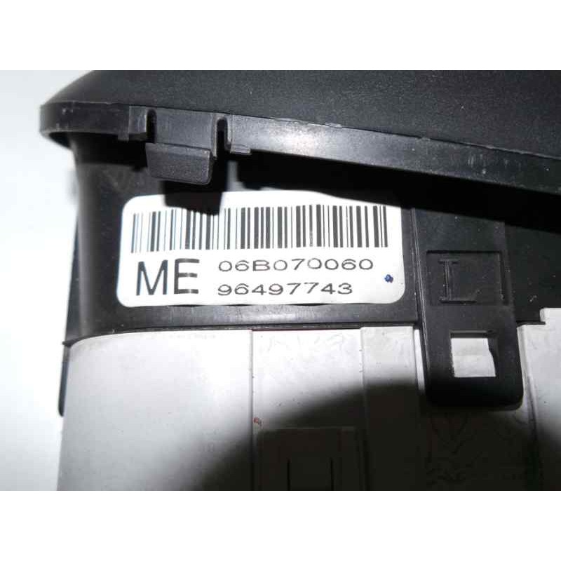 Recambio de cuadro instrumentos para chevrolet matiz 0.8 cat referencia OEM IAM 96497743-06B070060  