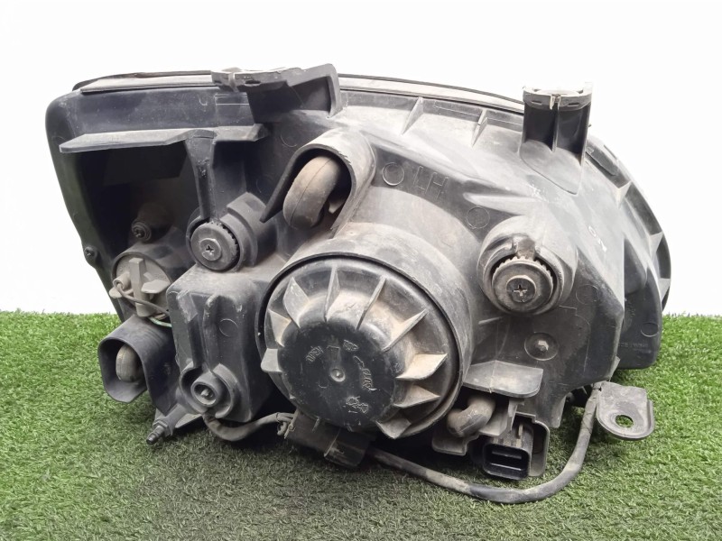 Recambio de faro izquierdo para kia carens 2.0 crdi referencia OEM IAM SINREFERENCIA 02-06 