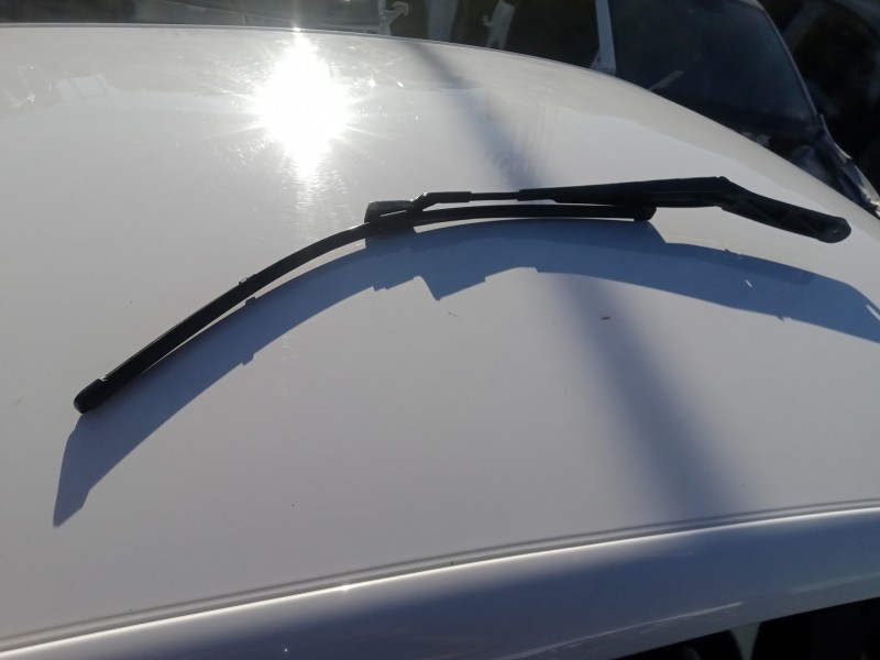 Recambio de brazo limpia delantero izquierdo para seat ibiza (6j5) 1.4 16v referencia OEM IAM   