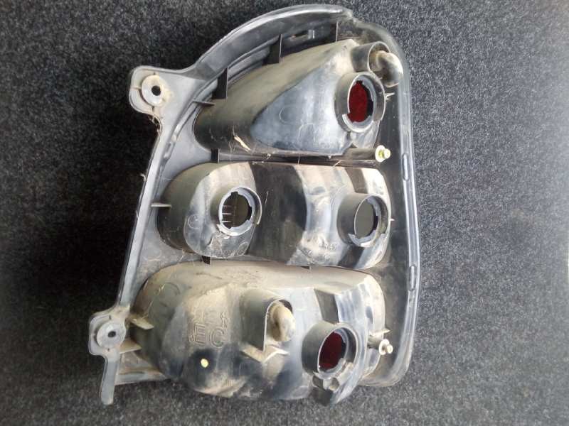 Recambio de piloto trasero izquierdo para kia carnival 2.9 turbodiesel cat referencia OEM IAM  99-01 
