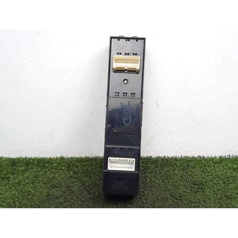 Recambio de mando elevalunas delantero derecho para hyundai grandeur / azera 2.2 crdi referencia OEM IAM 935753L000X6-935753L300