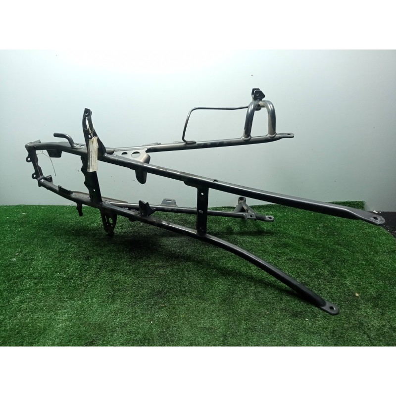 Recambio de tubo para bmw f 650 referencia OEM IAM 46518521844 R13 - 00-06 SUBCHASIS TRASERO