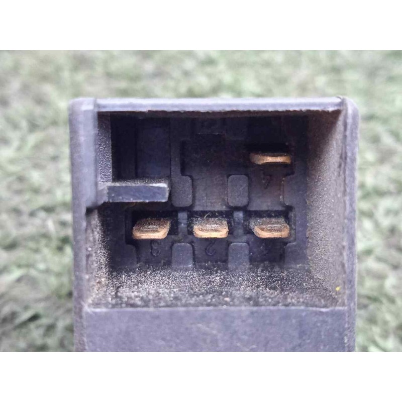 Recambio de mando elevalunas trasero izquierdo para volkswagen golf iv berlina (1j1) 1.9 tdi referencia OEM IAM   