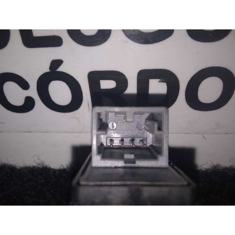 Recambio de mando elevalunas delantero derecho para volkswagen polo (9n1) 1.4 16v referencia OEM IAM 6Q0959856  
