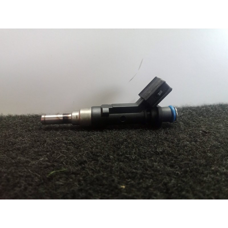 Recambio de inyector para toyota yaris 1.3 16v cat referencia OEM IAM 0280158213-2320947010  