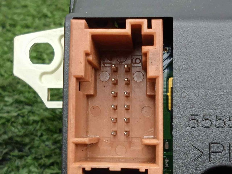 Recambio de pantalla multifuncion para peugeot 308 1.6 16v hdi referencia OEM IAM 9666632080  