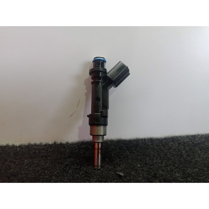 Recambio de inyector para toyota yaris 1.3 16v cat referencia OEM IAM 0280158213-2320947010  