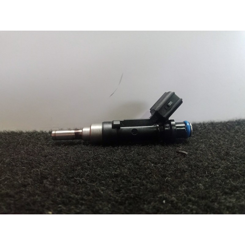 Recambio de inyector para toyota yaris 1.3 16v cat referencia OEM IAM 0280158213-2320947010  