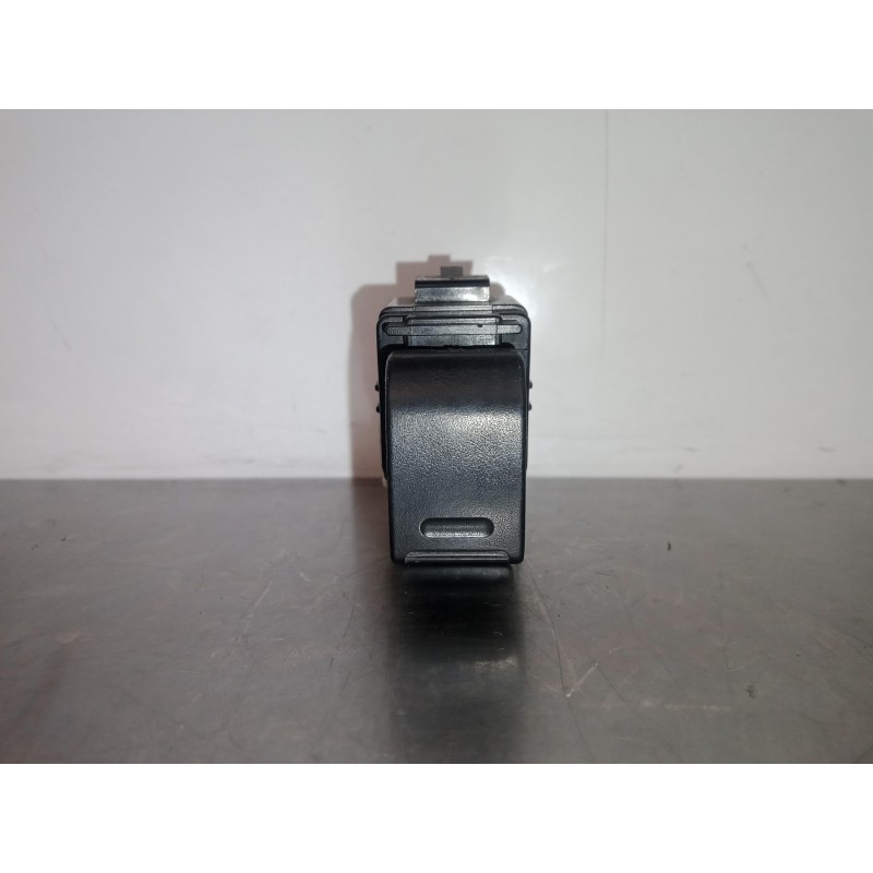 Recambio de mando elevalunas trasero derecho para toyota yaris (ncp1/nlp1/scp1) 1.4 turbodiesel cat referencia OEM IAM NOTIENERE
