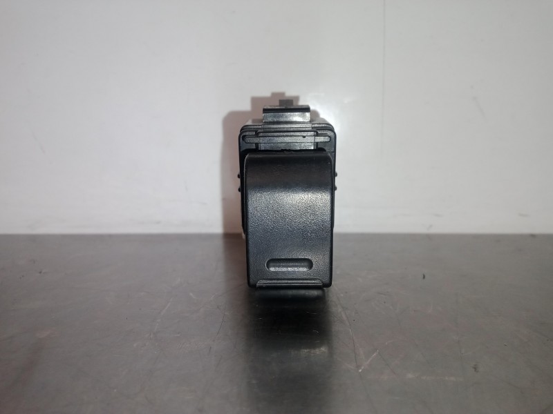 Recambio de mando elevalunas trasero derecho para toyota yaris (ncp1/nlp1/scp1) 1.4 turbodiesel cat referencia OEM IAM NOTIENERE