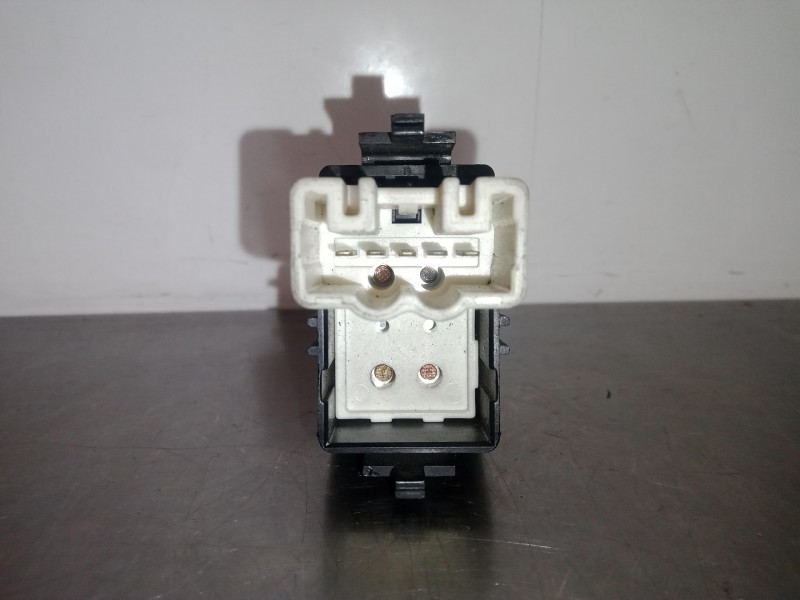 Recambio de mando elevalunas trasero derecho para toyota yaris (ncp1/nlp1/scp1) 1.4 turbodiesel cat referencia OEM IAM NOTIENERE