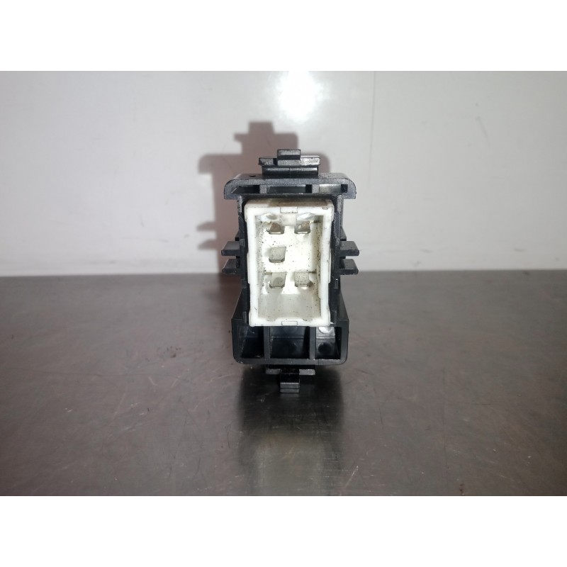 Recambio de mando elevalunas trasero derecho para toyota land cruiser (j10) 4.2 24v turbodiesel cat referencia OEM IAM NOTIENERE