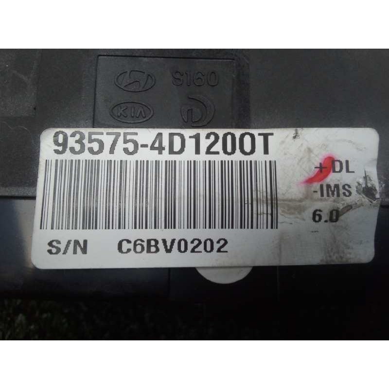 Recambio de mando elevalunas delantero derecho para kia carnival 2.9 crdi cat referencia OEM IAM 935754D120-935754D120OT  