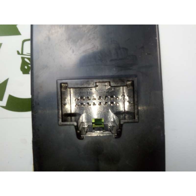 Recambio de mando elevalunas delantero derecho para kia carnival 2.9 crdi cat referencia OEM IAM 935754D120-935754D120OT  