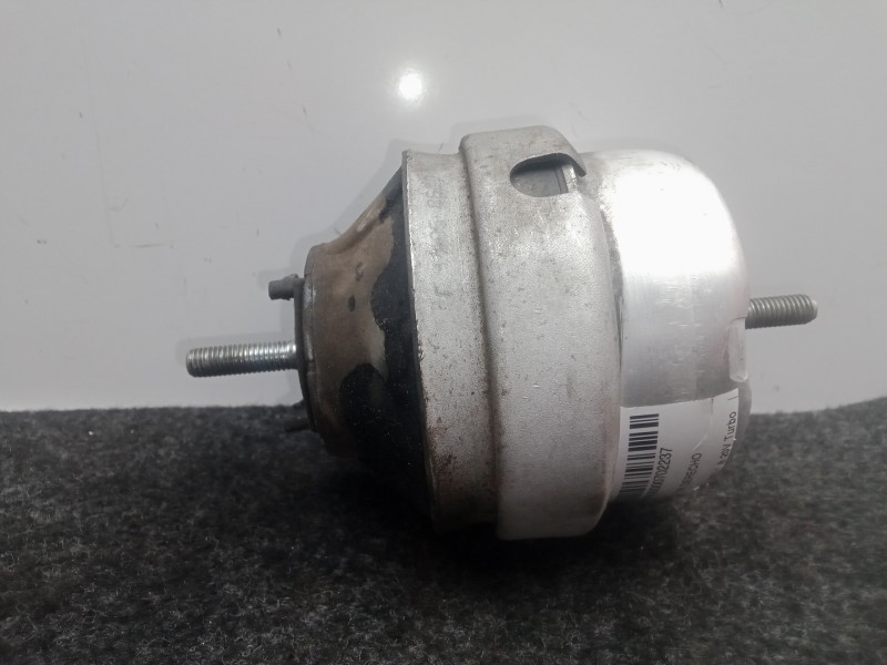 Recambio de soporte motor derecho para audi a4 berlina (8e) 1.8 20v turbo referencia OEM IAM   