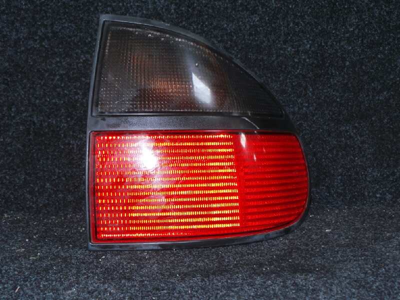 Recambio de piloto trasero derecho para renault laguna (b56) 1.8 referencia OEM IAM  1.SERIE EXTERIOR