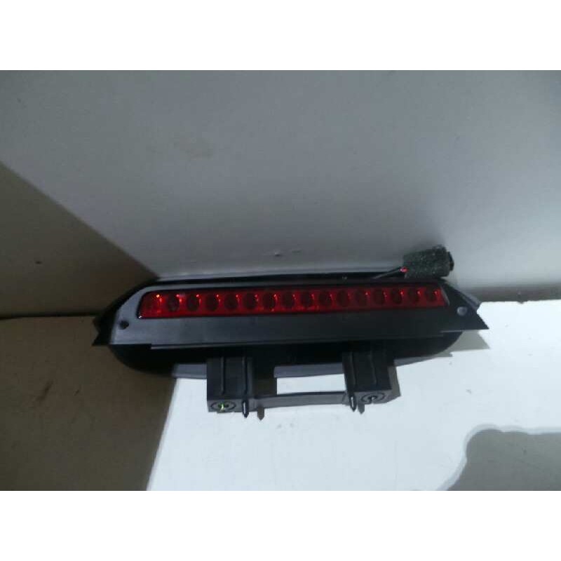 Recambio de luz central de freno para kia carens referencia OEM IAM 0K2FB5158044 MATERIAL NUEVO ORIGINAL KIA