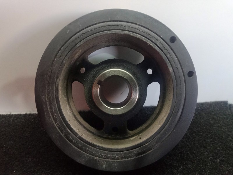 Recambio de polea cigueñal para toyota auris 1.4 turbodiesel cat referencia OEM IAM NOTIENEREFERENCIA 6.CANALES DIAMETRO: 15 MM
