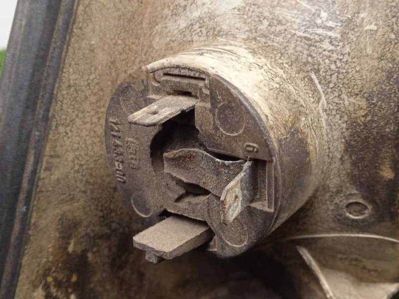 Recambio de piloto delantero izquierdo para mercedes-benz furgoneta 1 (w601) 2.3 referencia OEM IAM  77-95 AMBAR