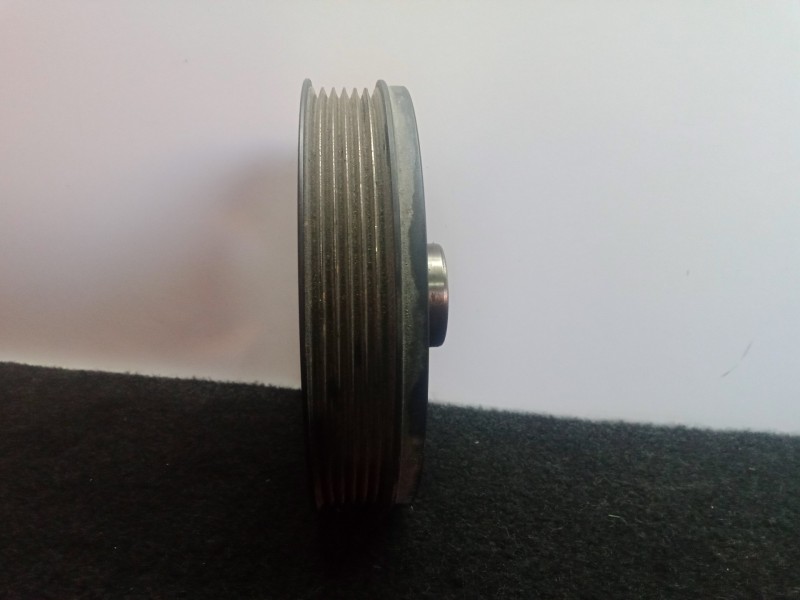 Recambio de polea cigueñal para toyota auris 1.4 turbodiesel cat referencia OEM IAM NOTIENEREFERENCIA 6.CANALES DIAMETRO: 15 MM