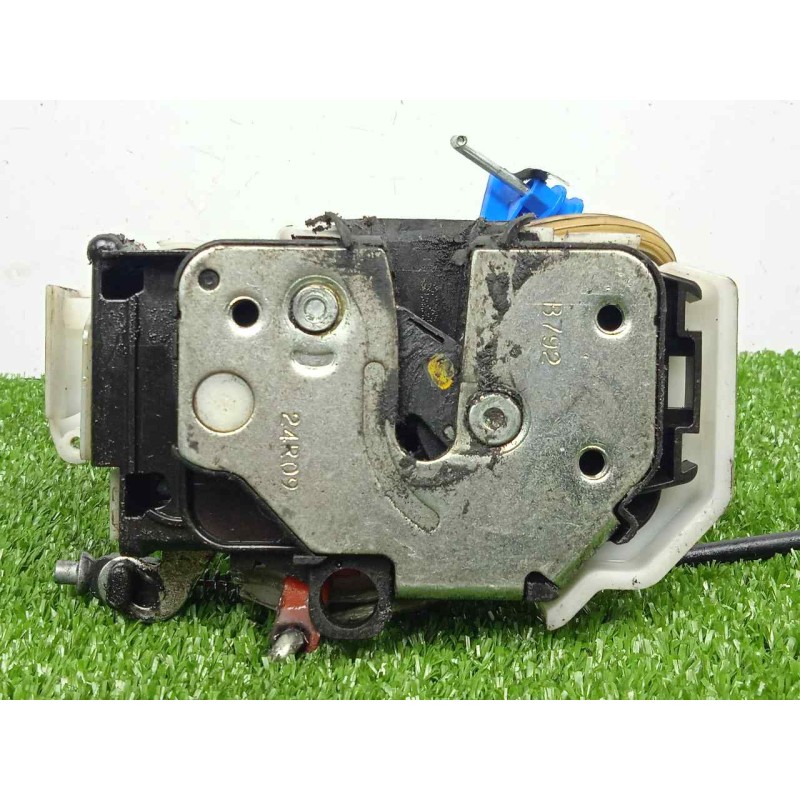 Recambio de cerradura puerta delantera derecha para citroën nemo 1.4 hdi referencia OEM IAM 1361750080  