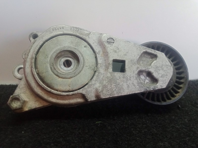 Recambio de tensor correa auxiliar para toyota auris 1.4 turbodiesel cat referencia OEM IAM NOTIENEREFERENCIA  