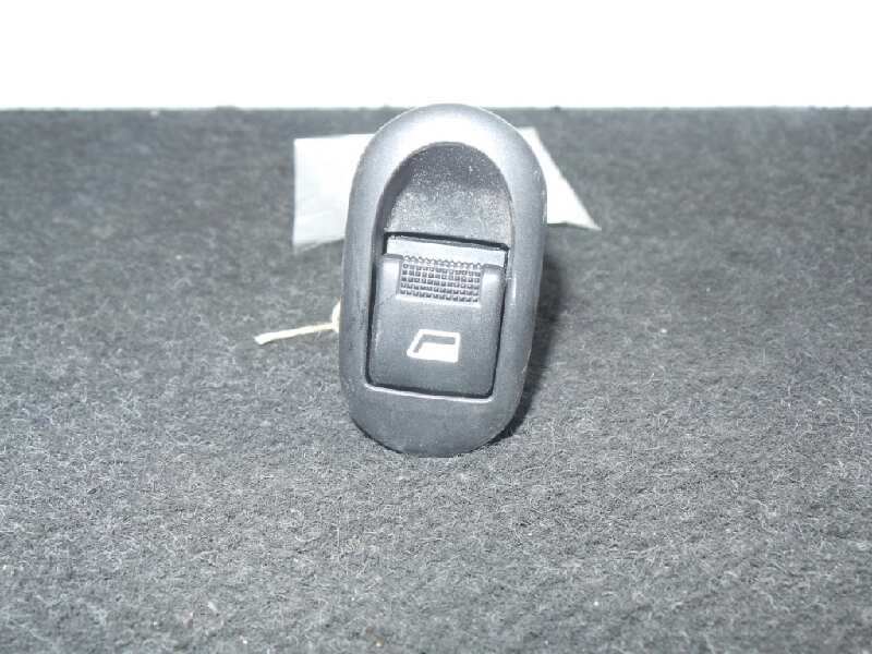 Recambio de mando elevalunas delantero derecho para citroën c3 1.4 referencia OEM IAM 96605364XT  7 PINES