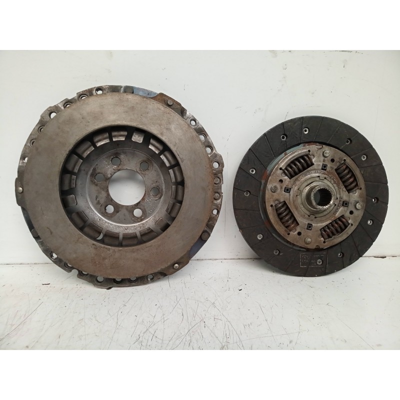 Recambio de kit embrague para seat ibiza (6k) 1.6 referencia OEM IAM 680542-2209092217  AEE