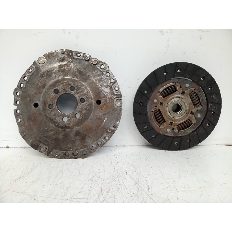 Recambio de kit embrague para seat ibiza (6k) 1.6 referencia OEM IAM 680542-2209092217  AEE