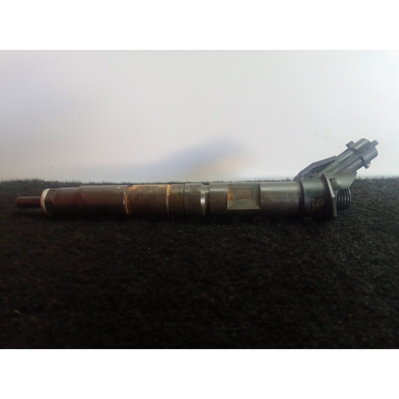 Recambio de inyector para toyota auris 1.4 turbodiesel cat referencia OEM IAM 2367033060-0445116044  