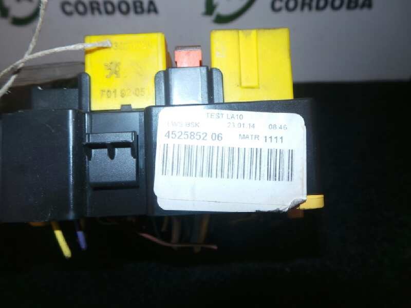 Recambio de caja reles / fusibles para peugeot 208 1.2 12v vti referencia OEM IAM 4525852-452585206 BFRM2010 