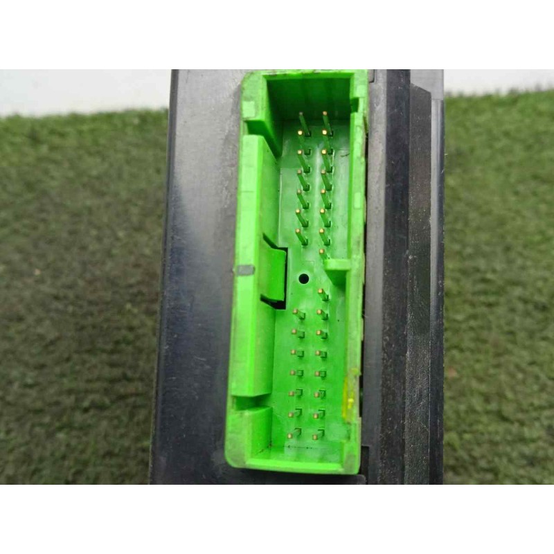 Recambio de mando elevalunas delantero izquierdo para volvo s80 berlina 2.4 diesel cat referencia OEM IAM 30658116  