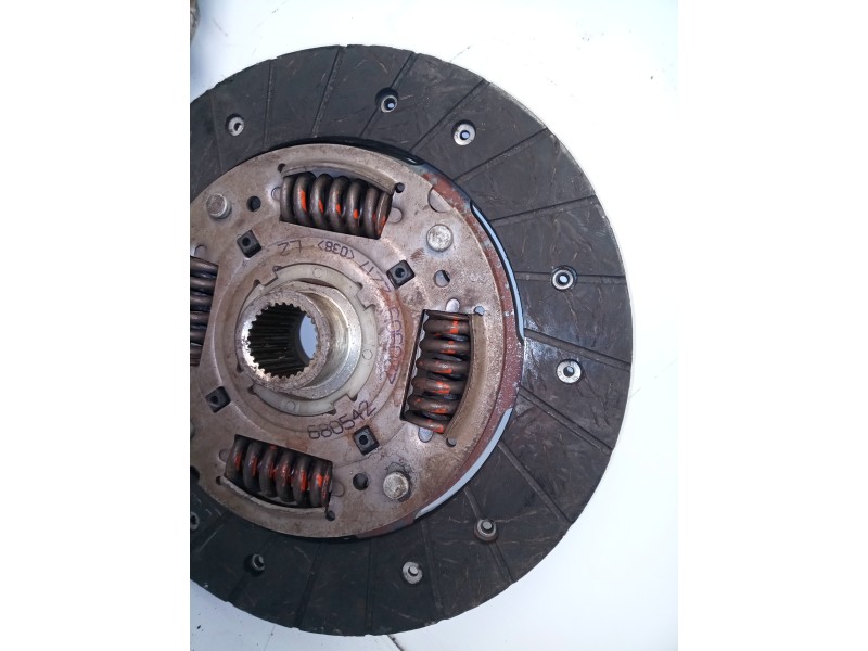 Recambio de kit embrague para seat ibiza (6k) 1.6 referencia OEM IAM 680542-2209092217  AEE