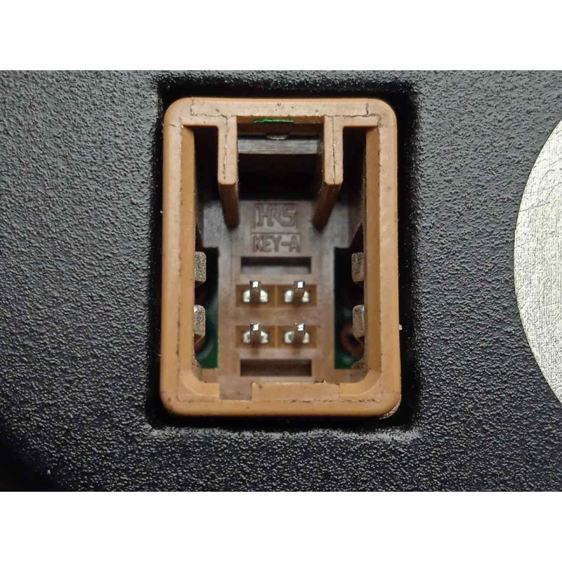 Recambio de pantalla multifuncion para iveco daily furgón 2.3 diesel cat referencia OEM IAM 5801727206  