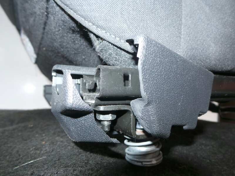 Recambio de asientos trasero derecho para renault scenic iii 1.5 dci diesel fap referencia OEM IAM   