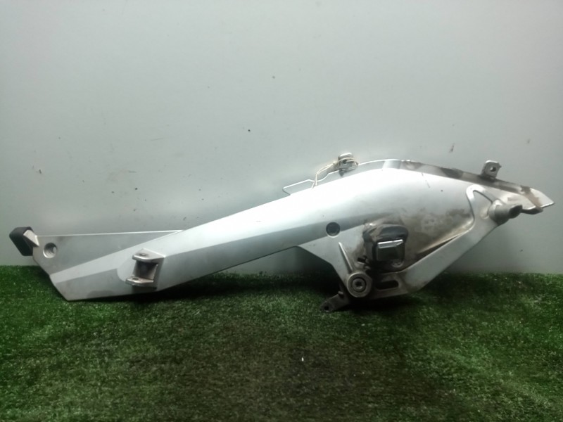 Recambio de posapie para bmw r 1200 rt/st referencia OEM IAM 46717675290-4671767529002-46712310404-46712330764 DERECHO 