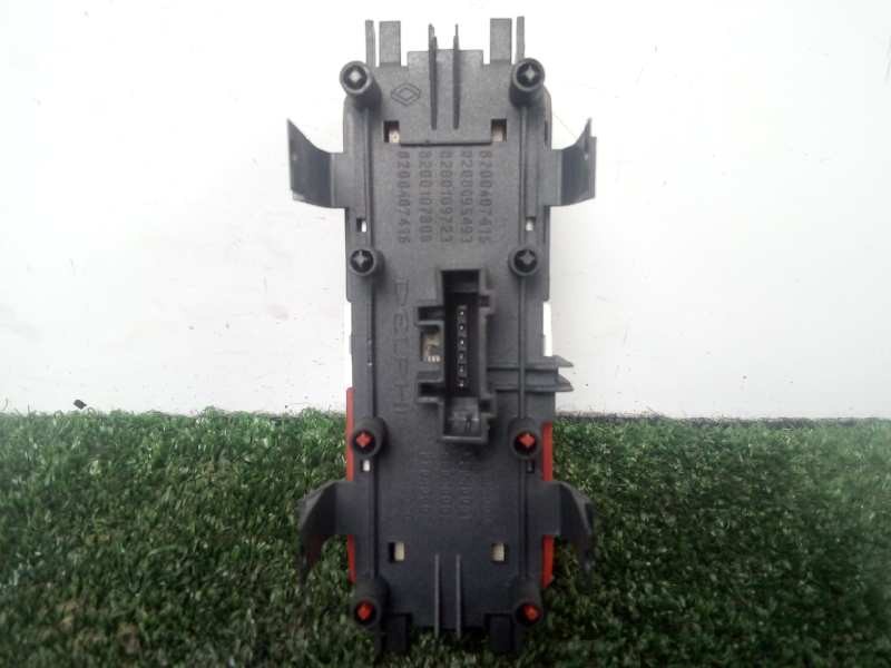 Recambio de warning para renault scenic ii 1.5 dci diesel referencia OEM IAM 8200107808 2.BOTONES 