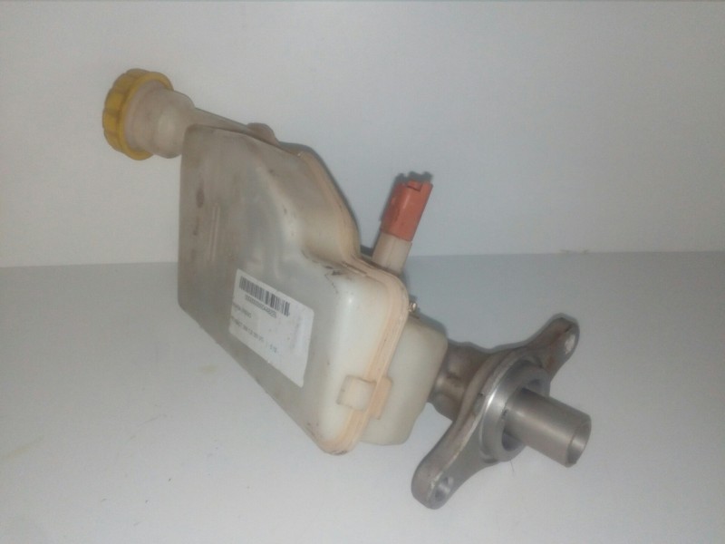 Recambio de bomba freno para peugeot 208 1.2 12v vti referencia OEM IAM   