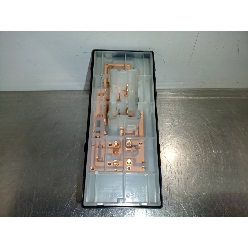 Recambio de mando elevalunas delantero derecho para nissan qashqai (j11) 1.5 turbodiesel cat referencia OEM IAM NOTIENEREFERENCI