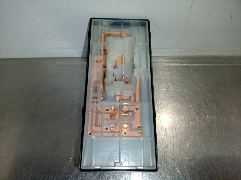 Recambio de mando elevalunas delantero derecho para nissan qashqai (j11) 1.5 turbodiesel cat referencia OEM IAM NOTIENEREFERENCI