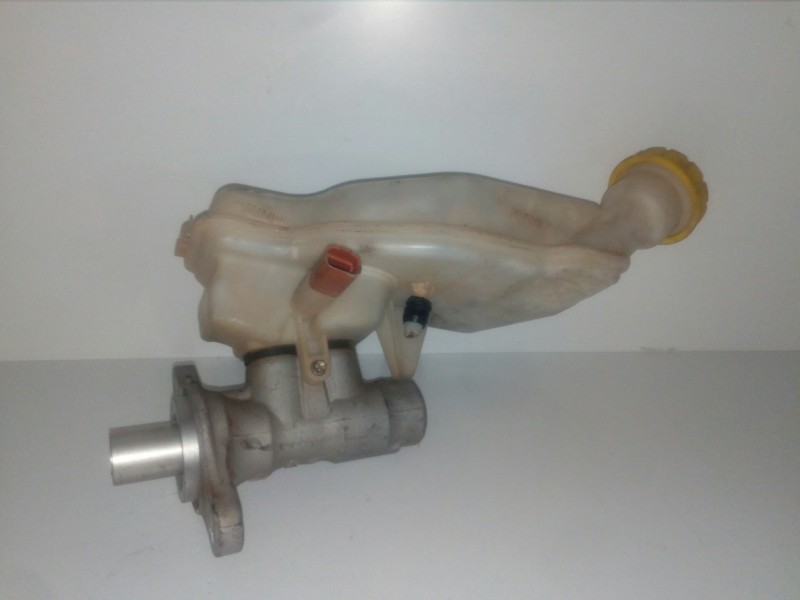 Recambio de bomba freno para peugeot 208 1.2 12v vti referencia OEM IAM   