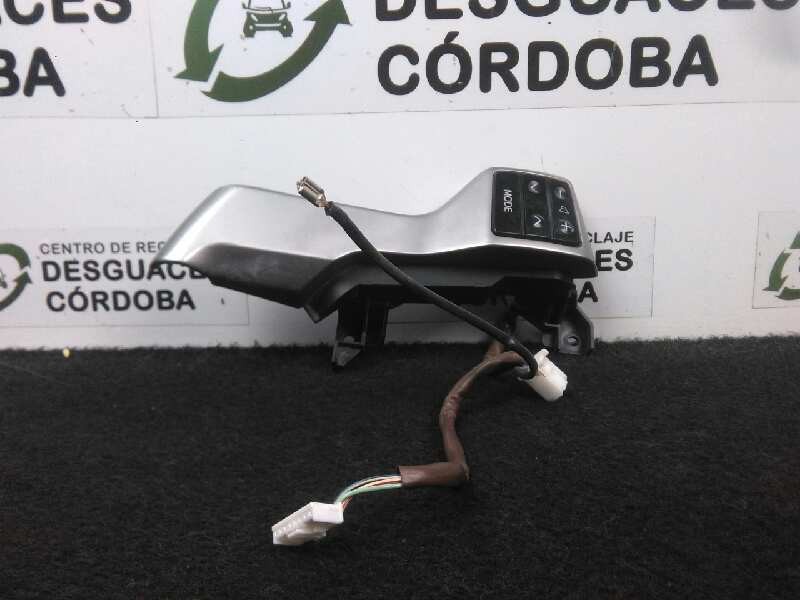 Recambio de mando volante para toyota land cruiser (j15) 3.0 turbodiesel cat referencia OEM IAM SINREFERENCIA IZQUIERDO 