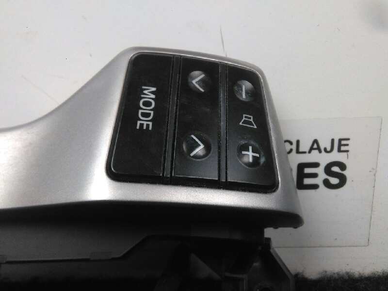 Recambio de mando volante para toyota land cruiser (j15) 3.0 turbodiesel cat referencia OEM IAM SINREFERENCIA IZQUIERDO 