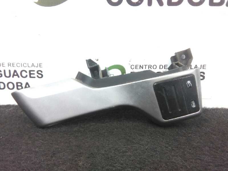 Recambio de mando volante para toyota land cruiser (j15) 3.0 turbodiesel cat referencia OEM IAM SINREFERENCIA DERECHO 