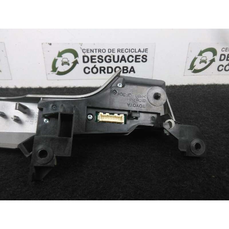 Recambio de mando volante para toyota land cruiser (j15) 3.0 turbodiesel cat referencia OEM IAM SINREFERENCIA DERECHO 