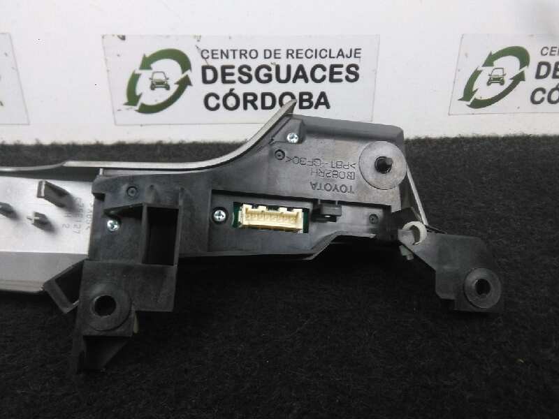 Recambio de mando volante para toyota land cruiser (j15) 3.0 turbodiesel cat referencia OEM IAM SINREFERENCIA DERECHO 