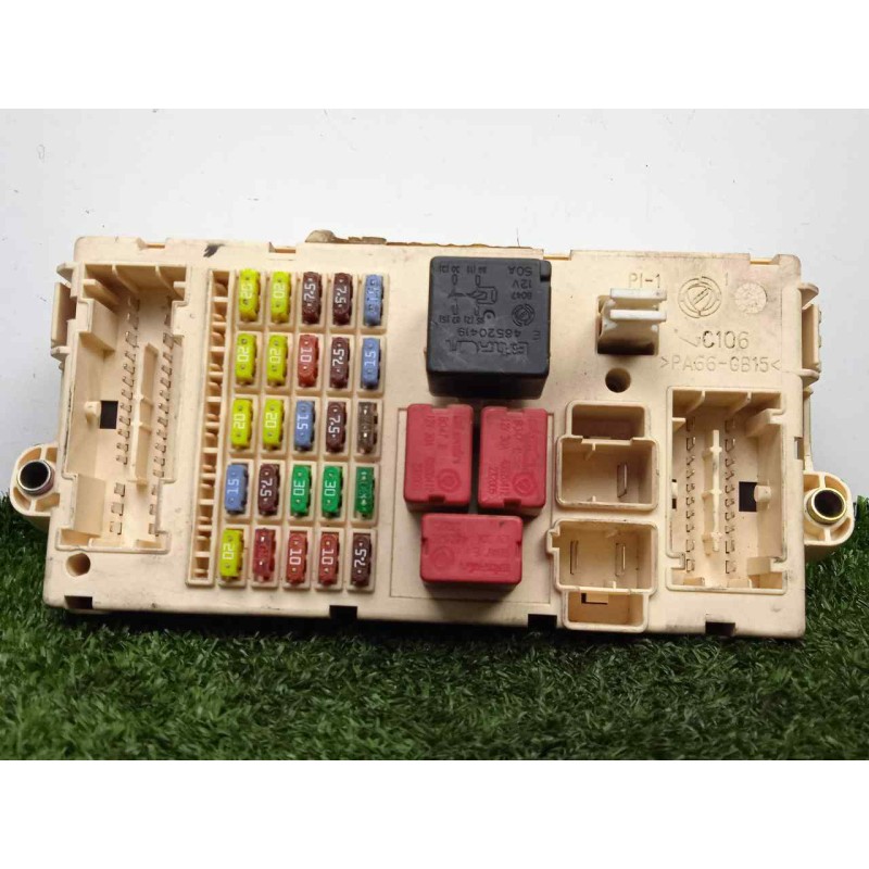 Recambio de caja reles / fusibles para fiat stilo (192) 1.9 8v jtd cat referencia OEM IAM 51759305  