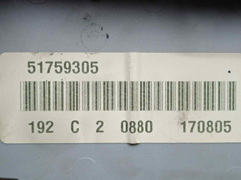 Recambio de caja reles / fusibles para fiat stilo (192) 1.9 8v jtd cat referencia OEM IAM 51759305  