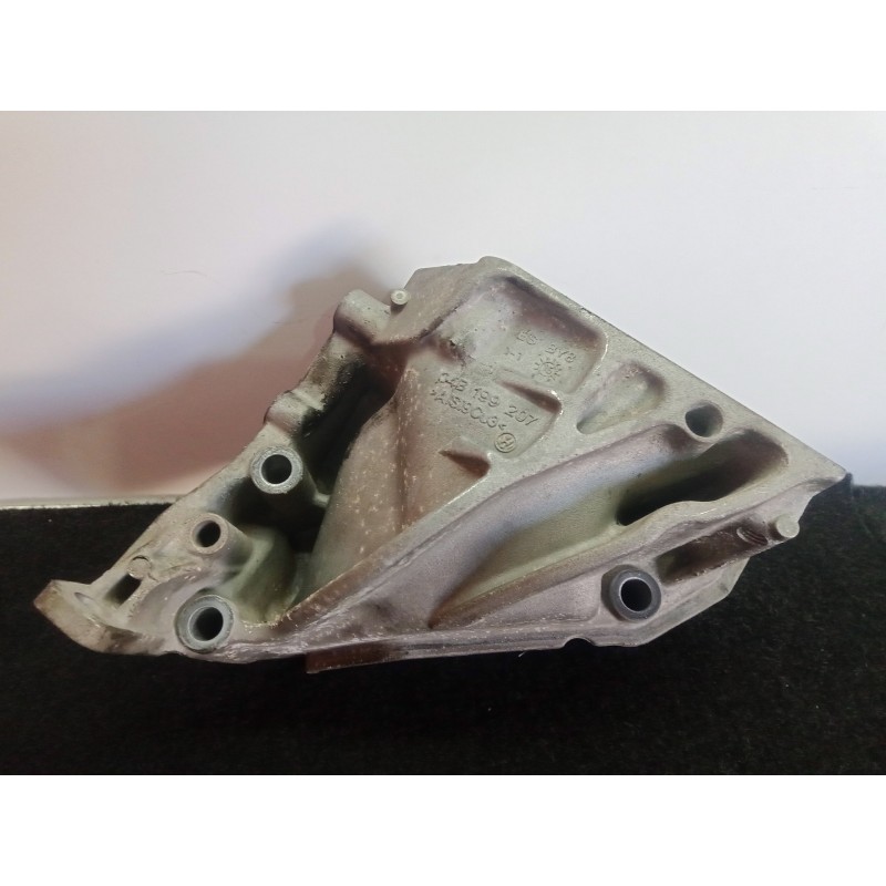 Recambio de soporte motor para skoda fabia combi 1.4 tdi dpf referencia OEM IAM 04B199207  