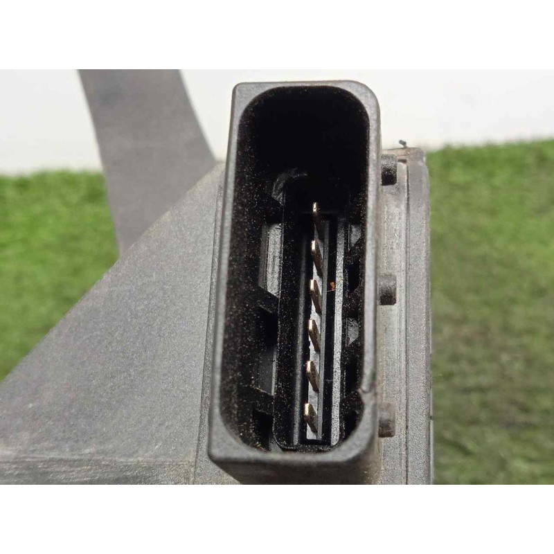 Recambio de potenciometro pedal para iveco daily furgón 2.3 diesel cat referencia OEM IAM 5801333490  